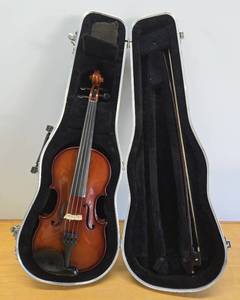 lot 132 image: Very Nice Scherl & Roth Conn-Selmer Violin wHard Case