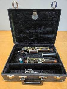 lot 145 image: Vintage Evette & Schaeffer Clarinet wHard Case