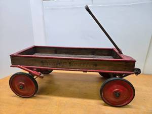lot 299 image: Very Nice Large Antique Early 1900s PIONEER COASTER Wagon wGlass Top for Coffee Table