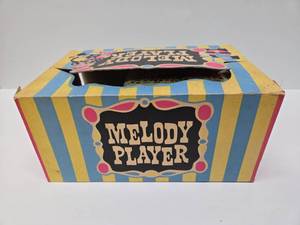 lot 328 image: Excellent Vintage Working Chein & Co Tin Toy Melody Player wOriginal Box