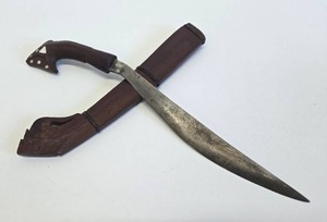 lot 339 image: Old Vintage Inlaid Middle Eastern Kukri Knife 