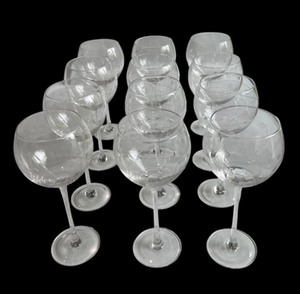 lot 41 image: Set of 12 Lenox Dots and Lines Balloon Wine Glasses