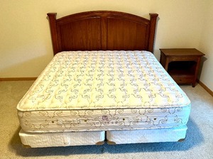 lot 31 image: Thomasville Wooden King Size Headboard  Bed Frame and Coordinating Nightstand