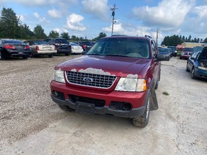 lot 16 image: 2003 Ford Explorer