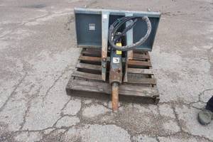 lot 28 image: Edge Model EBS550 Universal Mount Bobcat Skid Loader Skid Steer Hydraulic Jack Hammer Attachment