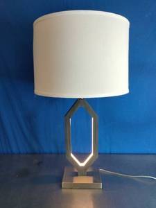 lot 61 image: Desmond Style Table Lamp