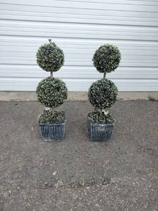 lot 70 image: 2 These are artificial double ball boxwood topiary trees
