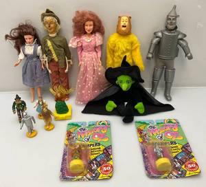 lot 115 image: Group Of Vintage Wizard Of OZ Collectibles (Some New In Pack)