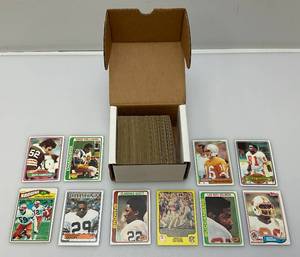 lot 165 image: Unsorted 1970s-80s Football Cards