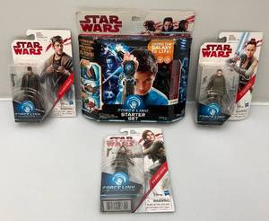 lot 21 image: Star Wars Force Link Action Figures & Force Link Starter Set (NIB)