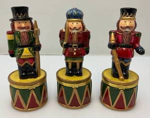 lot 54 image: Three Vintage Kurt S. Adler Porcelain Nutcracker Trinket Boxes 6