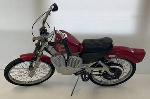 lot 39 image: RARE 1990s Harley Davidson Bicycle (Needs TLC)
