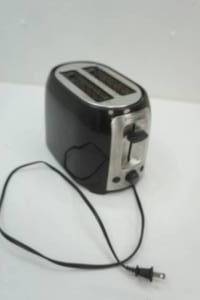 lot 27 image: Black & Decker Toaster