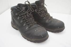 lot 32 image: Womens 8.5 Steel Toe CAT Boots