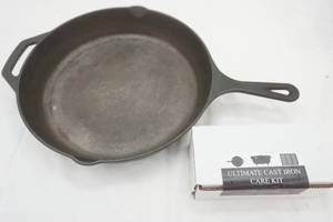 lot 39 image: 12 cast Iron Pan wcare kit