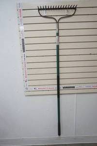 lot 95 image: Master force rake
