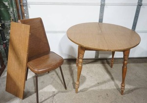 lot 115 image: Kitchen Table, Chair, and extra leaf