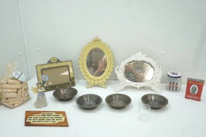 lot 171 image: Antique Mirrors, Vintage Mini Pie Tins, Vintage Pipe Tobacco Tin and Other Decor