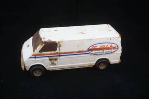 lot 184 image: Vintage True Value Hardware Stores Van. June 1977