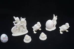 lot 187 image: Snowbabies Easter Figurines Lot