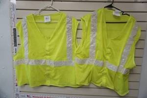 lot 193 image: Lime Mesh Safety Vests (2ct) Size L