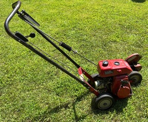 lot 95 image: Toro Gas Walk Behind Edger