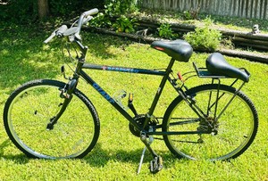 lot 87 image: Giant Acapulco Bike Made in Taiwan  Shimono -70GS  Original Seat and Schwinn Gel Seat