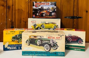 lot 142 image: Vintage Metal Kit Litho Model Kits