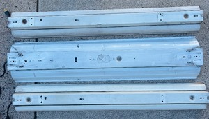 lot 113 image: Ceiling Garage Fluorescent Lights Two Sizes