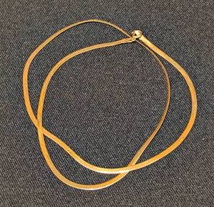lot 25 image: 14k Yellow Gold Herringbone Necklace