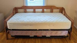 lot 6 image: Vintage Wood Trundle Bed