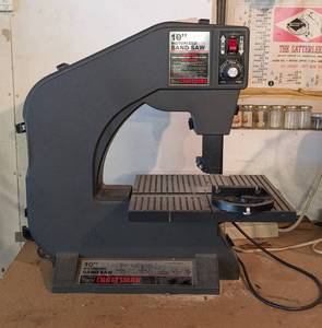 lot 67 image: Craftsman 10 Motorized Band Saw