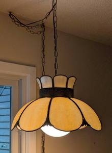 lot 65 image: Vintage Slag Glass Hanging Tulip Light
