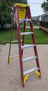 lot 70 image: Werner 6ft Fiberglass Ladder