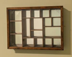 lot 168 image: Vintage Small Glass Wall Display Cabinet
