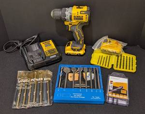 lot 169 image: DeWalt 12V Cordless Drill