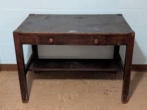 lot 176 image: Vintage Mahogany Writing Desk