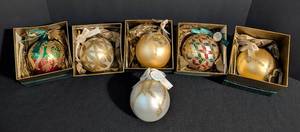 lot 179 image: Waterford Glass Ball Christmas Ornaments