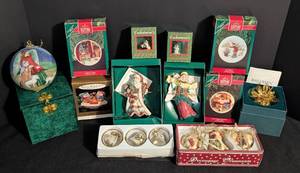 lot 184 image: Assorted Christmas Ornaments