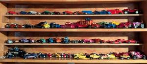 lot 187 image: Huge Assortment of Vintage Diecast Toy Cars