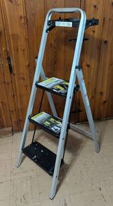 lot 228 image: Handy Aluminum Step Ladder