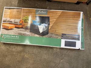 lot 21 image: Belavi 71 Gallon Deck Box