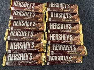 lot 182 image: 12 Hersheys Bars with Almonds