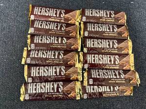 lot 186 image: 12 Hersheys Bars with Almonds