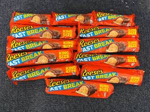 lot 190 image: 12 Reeses Fast Break Bars