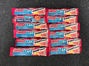 lot 202 image: 12 Sweet Tarts Giants