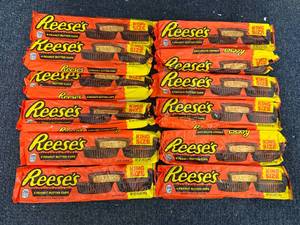 lot 207 image: 12 Reeses King Size