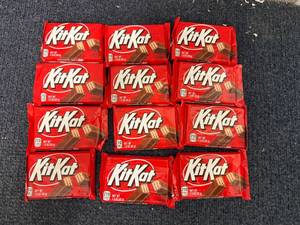 lot 215 image: 12 Kit Kat Bars