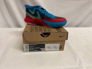 lot 76 image: Size 12c Nike Kyrie 8 GO SE (PS)