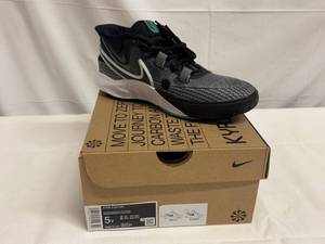 lot 82 image: Size 5Y Nike Kyrie 8 GO (GS)